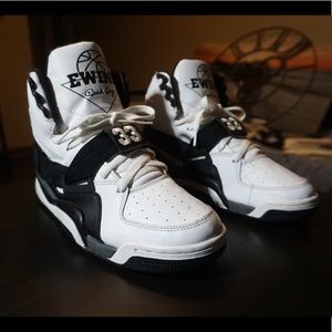 Patrick Ewing’s Men’s 11